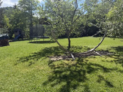 Der große Garten mit Trampolin