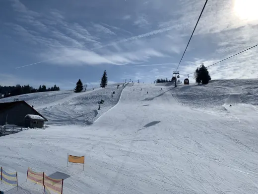 Skipiste am Hündle im Winter